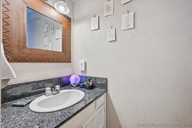 8229 S 74th East Avenue, Tulsa, OK 74133