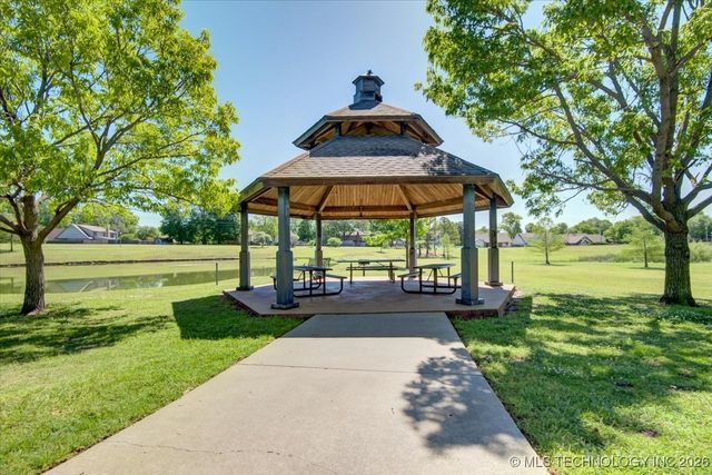 8229 S 74th East Avenue, Tulsa, OK 74133