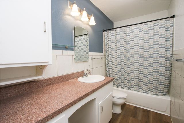 4305 Highland Lake Drive, Lake Worth, TX 76135