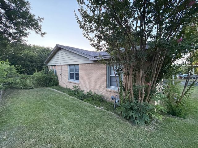 4305 Highland Lake Drive, Lake Worth, TX 76135