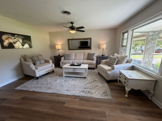 4305 Highland Lake Drive, Lake Worth, TX 76135