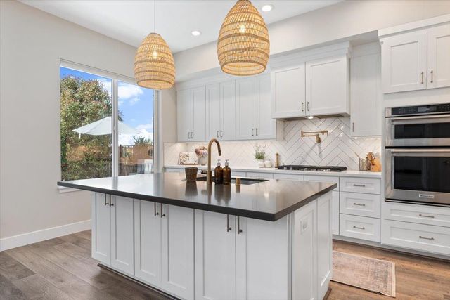 1112 Pick N Shovel Ct, Auburn, CA 95603