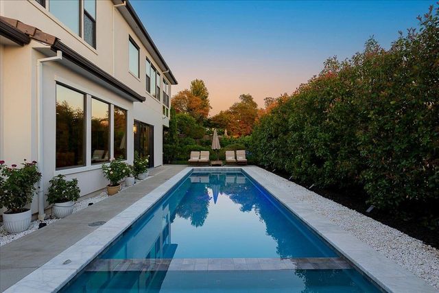 1112 Pick N Shovel Ct, Auburn, CA 95603