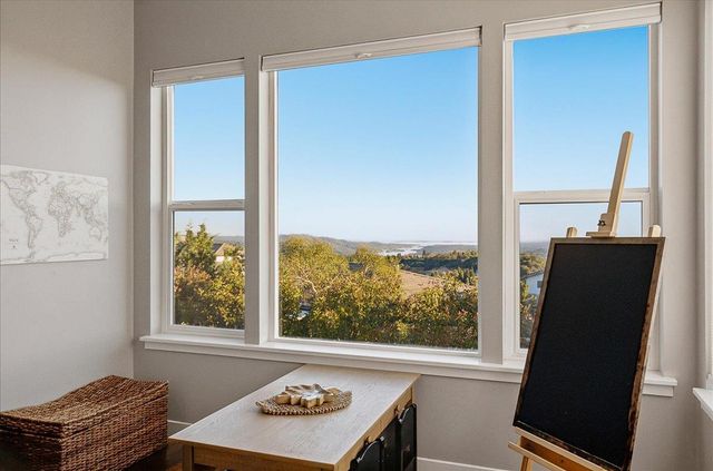 1112 Pick N Shovel Ct, Auburn, CA 95603