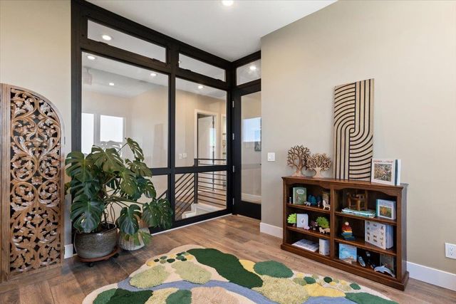 1112 Pick N Shovel Ct, Auburn, CA 95603