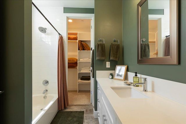 1112 Pick N Shovel Ct, Auburn, CA 95603