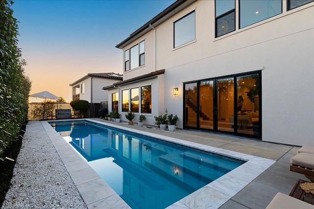 1112 Pick N Shovel Ct, Auburn, CA 95603