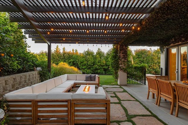 1112 Pick N Shovel Ct, Auburn, CA 95603
