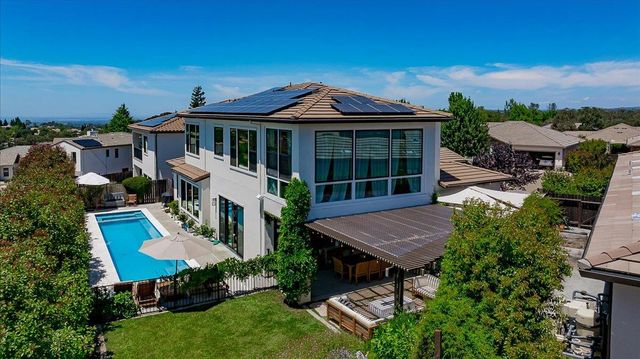 1112 Pick N Shovel Ct, Auburn, CA 95603