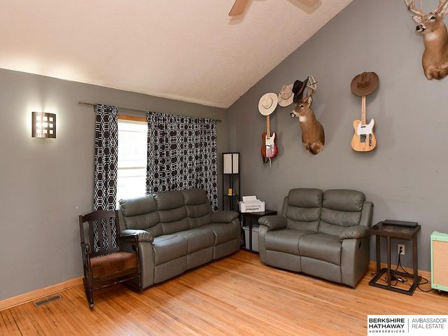 9425 Panama Road, Holland, NE 68372