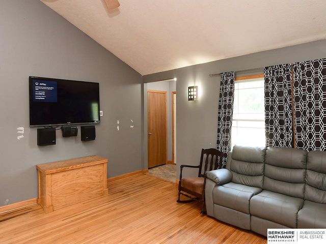 9425 Panama Road, Holland, NE 68372