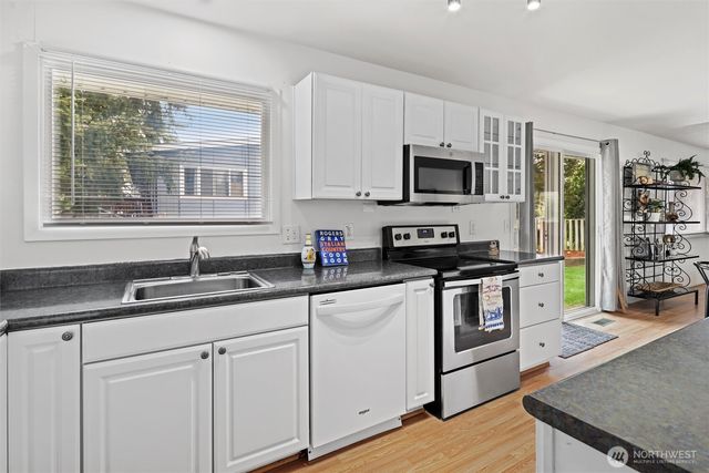 26132 19th Avenue S, Des Moines, WA 98198