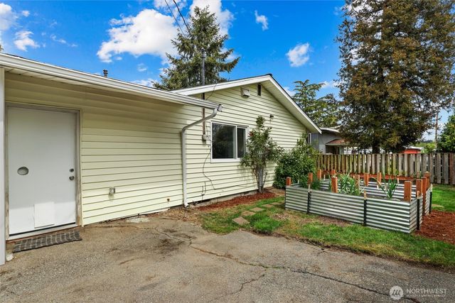 26132 19th Avenue S, Des Moines, WA 98198