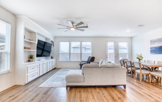 2513 Wayne Avenue, Aubrey, TX 76227