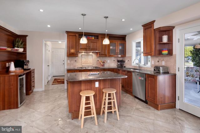 11 PROVIDENCE DR, Princeton Junction, NJ 08550