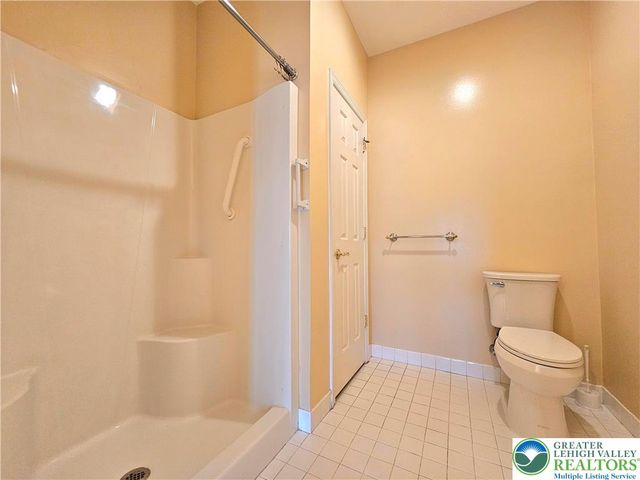 5 Canterbury Lane, Palmer Twp, PA 18045