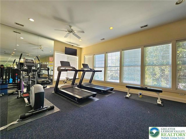 5 Canterbury Lane, Palmer Twp, PA 18045