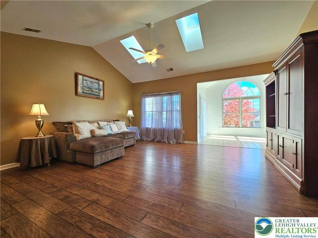 5 Canterbury Lane, Palmer Twp, PA 18045