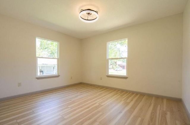 58 Hybiscus Court, Lake Jackson, TX 77566