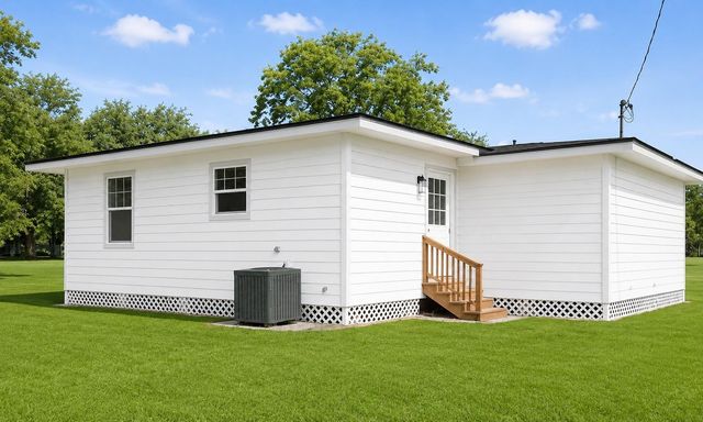 58 Hybiscus Court, Lake Jackson, TX 77566