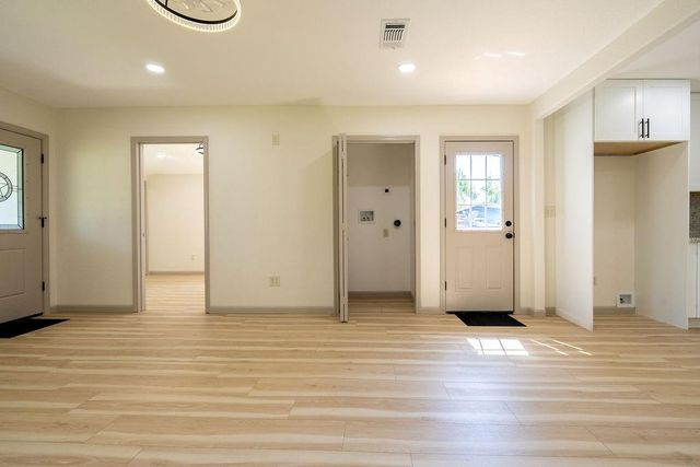58 Hybiscus Court, Lake Jackson, TX 77566