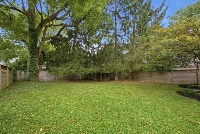 139 Aldrich Road, Columbus, OH 43214