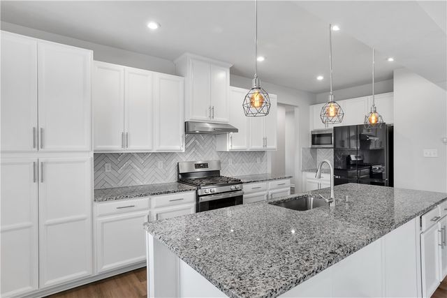 4442 Yorktown Dr, South Fayette, PA 15057