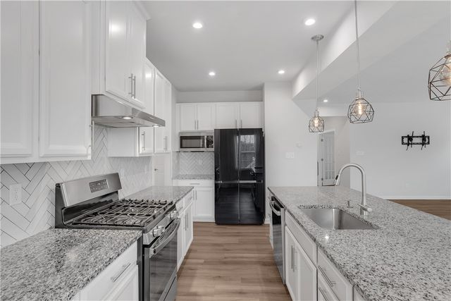 4442 Yorktown Dr, South Fayette, PA 15057