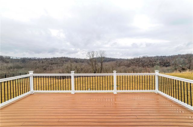 4442 Yorktown Dr, South Fayette, PA 15057