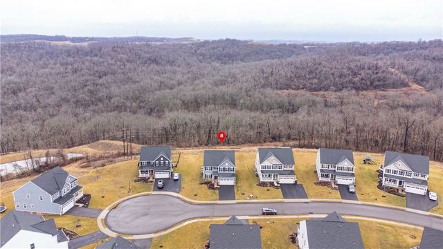 4442 Yorktown Dr, South Fayette, PA 15057