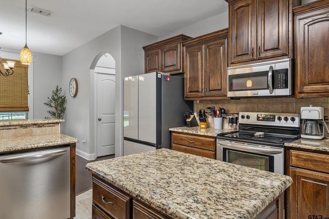 15682 Regian Drive, Lindale, TX 75771