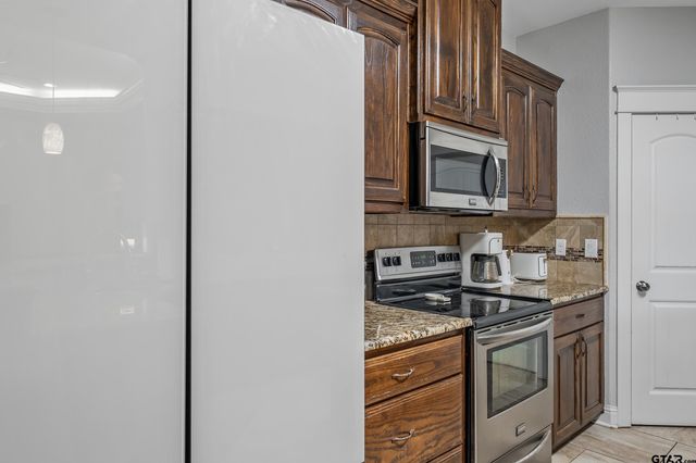 15682 Regian Drive, Lindale, TX 75771