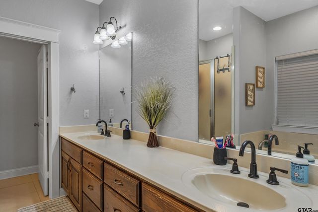 15682 Regian Drive, Lindale, TX 75771