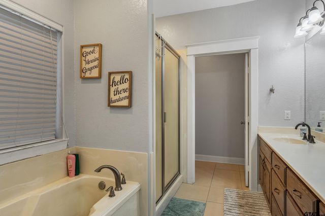15682 Regian Drive, Lindale, TX 75771