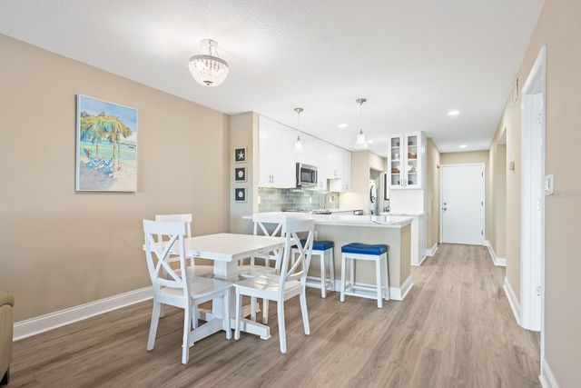 821 BAHIA DEL SOL DRIVE B, Ruskin, FL 33570