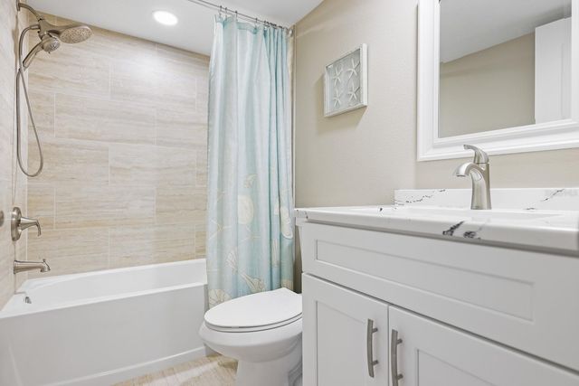821 BAHIA DEL SOL DRIVE B, Ruskin, FL 33570