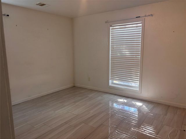 1310 Harris Way, Galveston, TX 77551