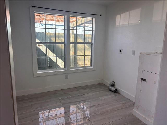 1310 Harris Way, Galveston, TX 77551