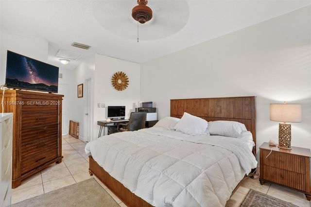 9770 NW 15th St 293, Pembroke Pines, FL 33024