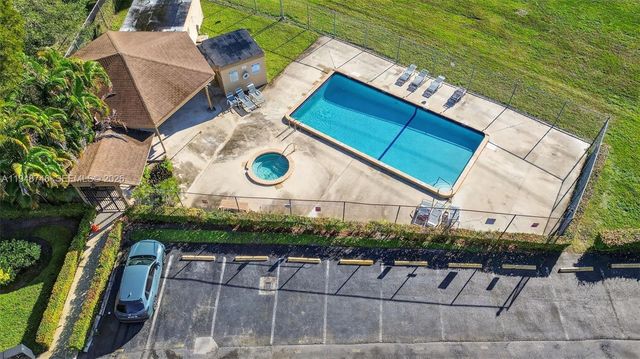 9770 NW 15th St 293, Pembroke Pines, FL 33024