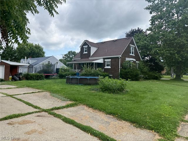 800 Tenney Avenue, Campbell, OH 44405