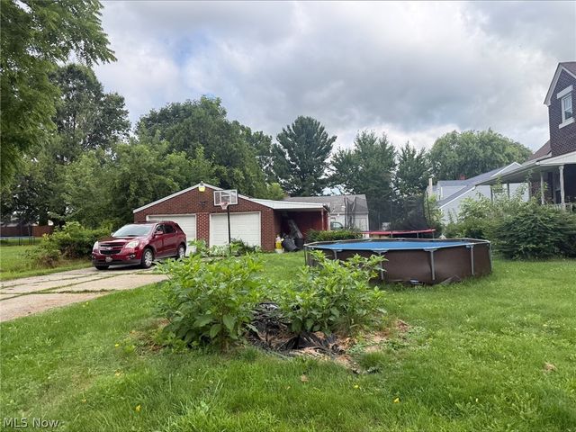 800 Tenney Avenue, Campbell, OH 44405