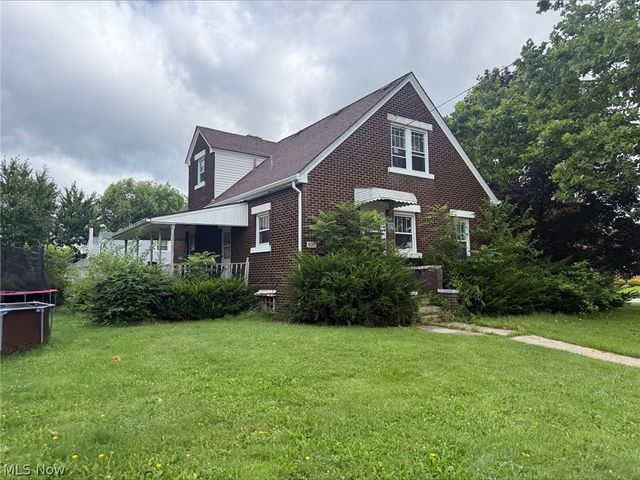 800 Tenney Avenue, Campbell, OH 44405