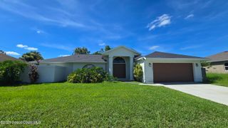 1566 Heartwellville Street NW, Palm Bay, FL 32907