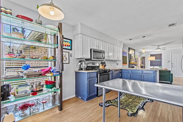 2800 Burleson RD, Austin, TX 78741