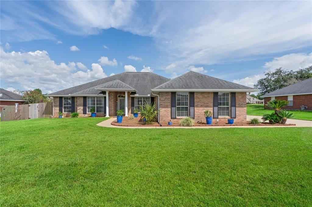 1427 Hunters Ridge Drive W, Mobile, AL 36695 — exterior