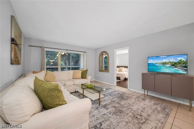 499 Forest Lakes BLVD 312, Naples, FL 34105