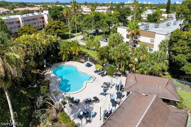 499 Forest Lakes BLVD 312, Naples, FL 34105
