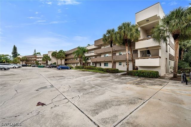 499 Forest Lakes BLVD 312, Naples, FL 34105