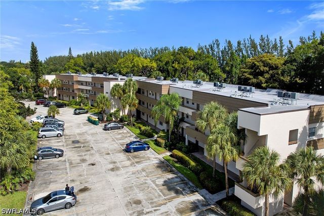 499 Forest Lakes BLVD 312, Naples, FL 34105